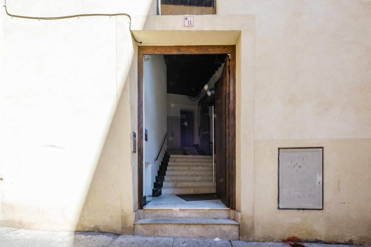 Apartamento Con Patio Junto A La Catedral By Toledo Ap Eksteriør billede